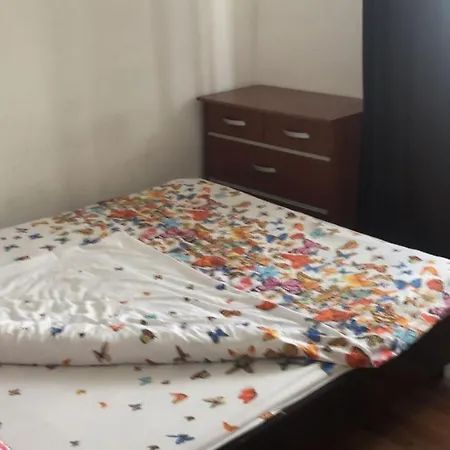 Cu La Lacul Tei Homestay *