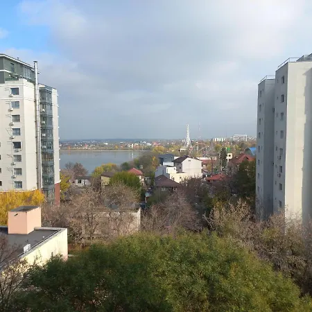 Cu La Lacul Tei Rum i privatbostad